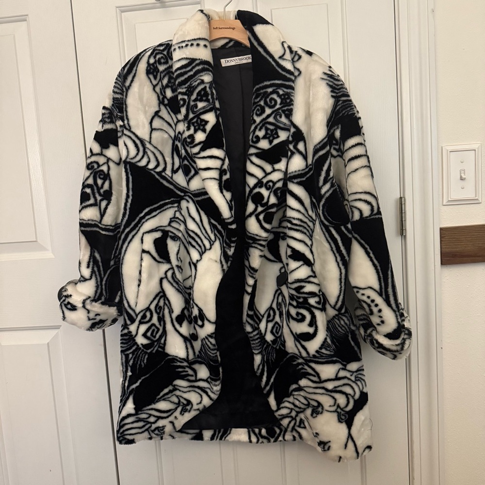 Vintage 1980s Donnybrook Art Deco Picasso Esque Faux Fur Faces Coat
